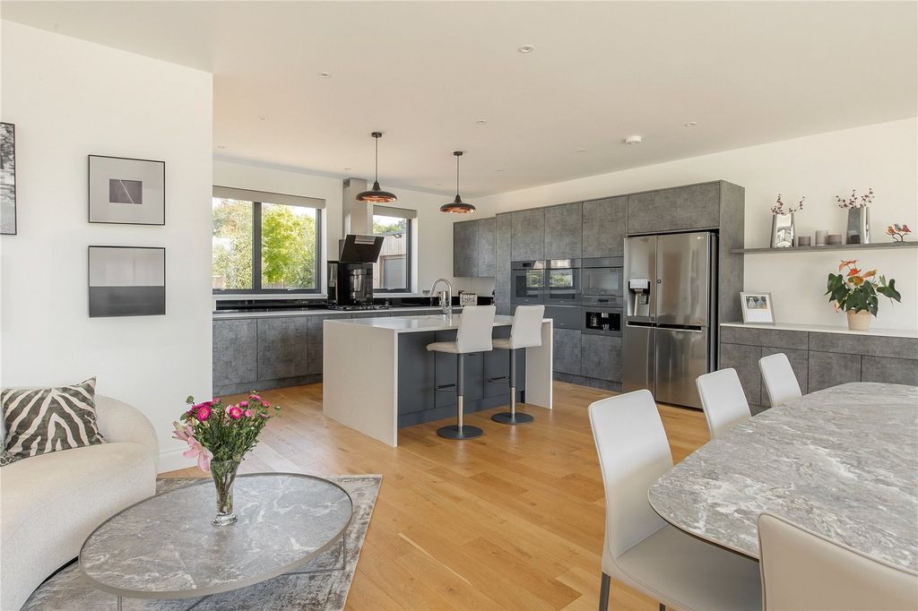 Property photo 2 of 14 Kitchen/Dining