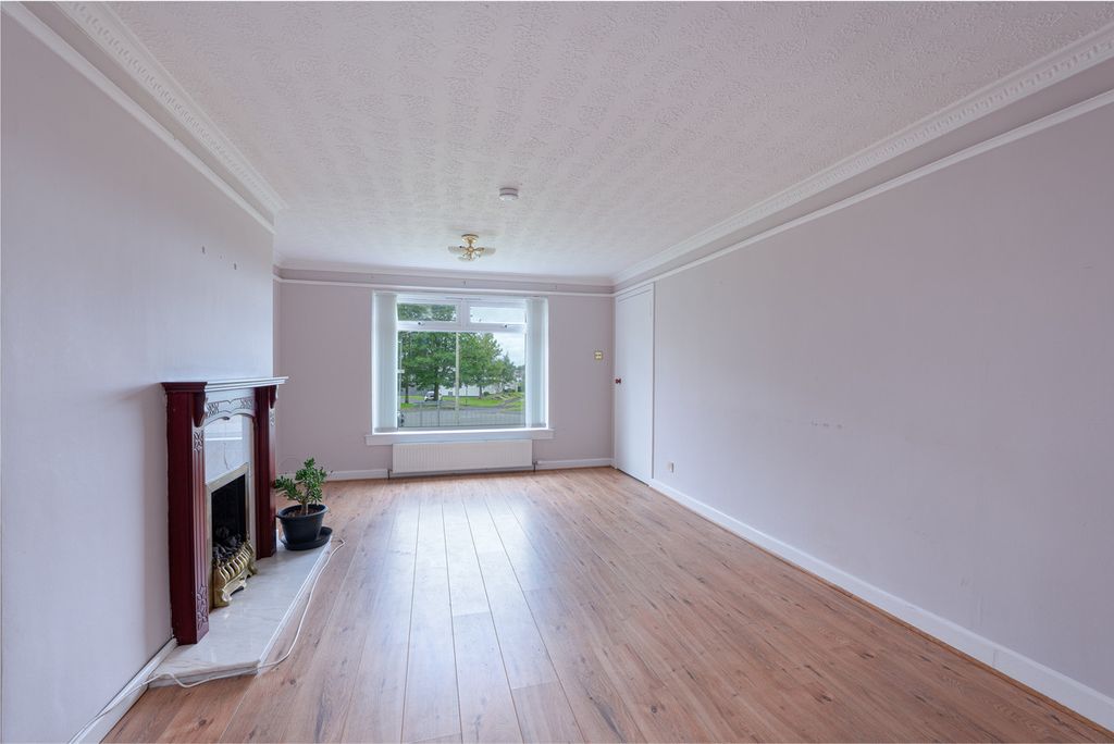 Property photo 3 of 25