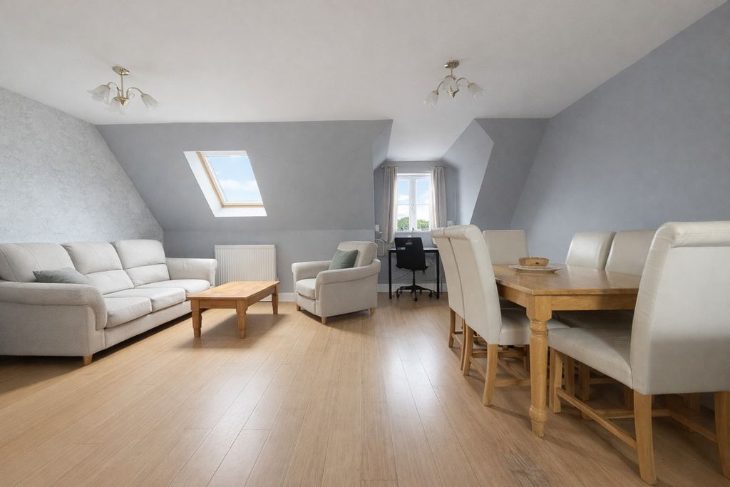 Property photo 2 of 6