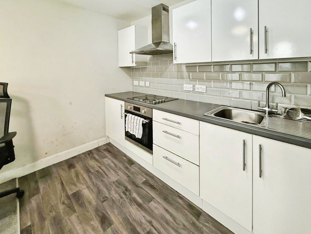 Property photo 3 of 6 Picture No. 10