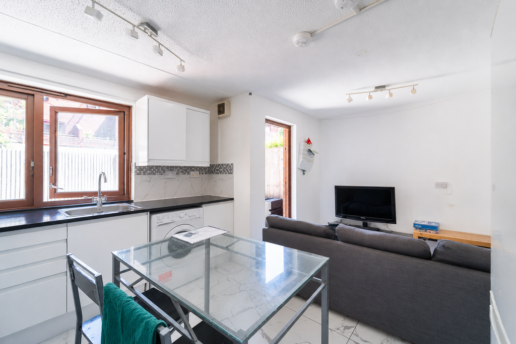 Property photo 1 of 14 3