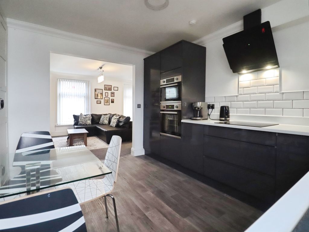 Property photo 1 of 18 Kitchen