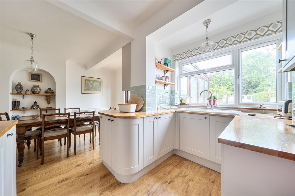 Property photo 3 of 19 1455747-15-6A02031c3Eb57.Jpg