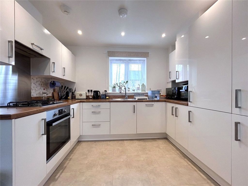 Property photo 2 of 9 Picture No. 10