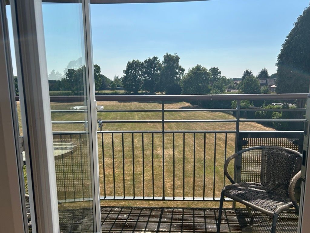 2 bed flat for saleEast Road, Middlewich CW10