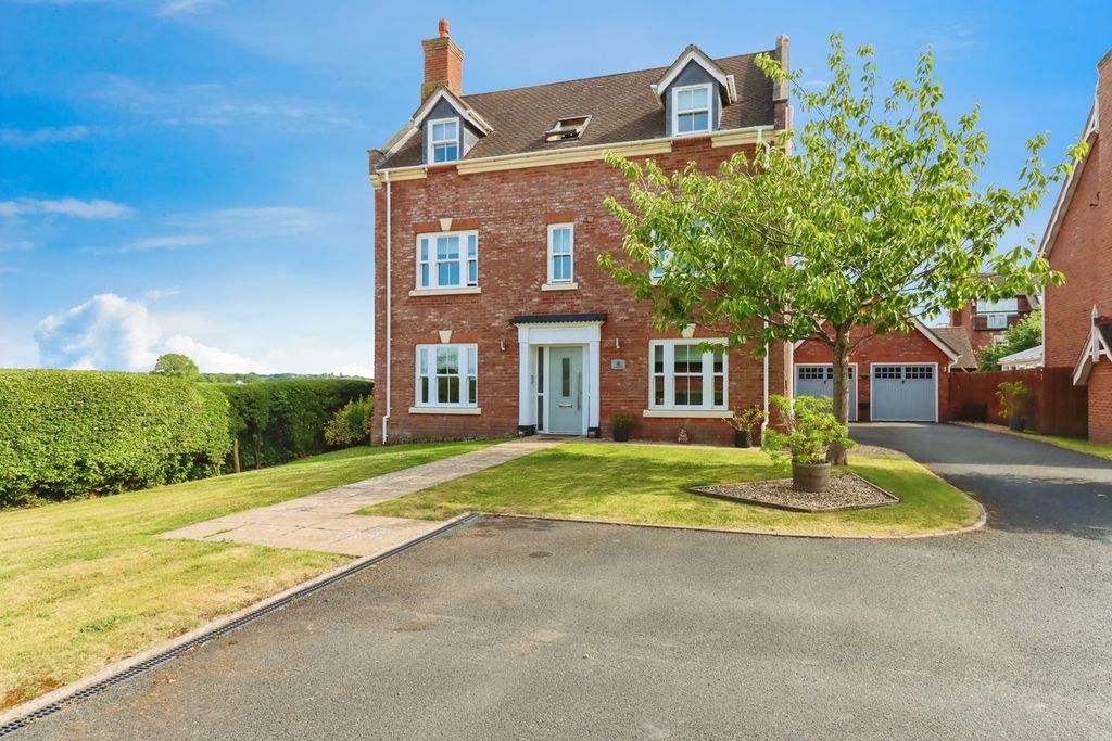 Property photo 1 of 33