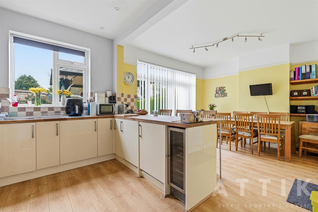 Property photo 2 of 30 Ar707198.Jpg