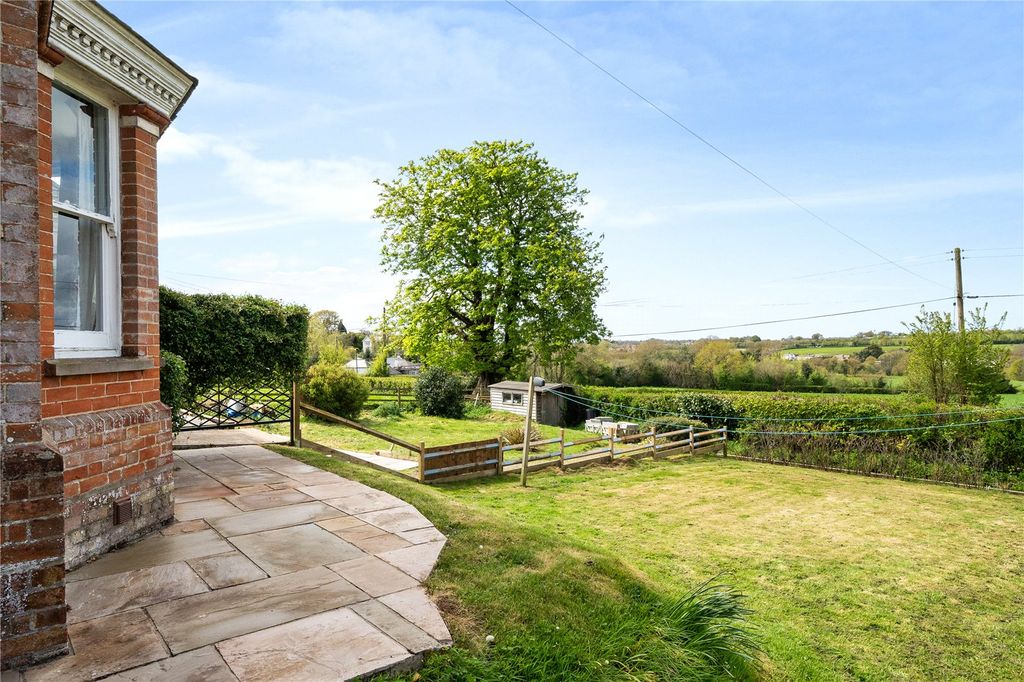 Property photo 2 of 16 Picture No. 10