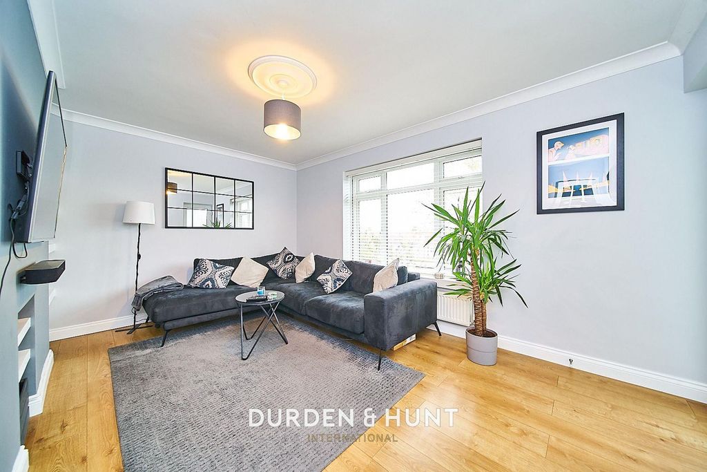 Property photo 2 of 15 Woodbridge 6_Result.Jpg