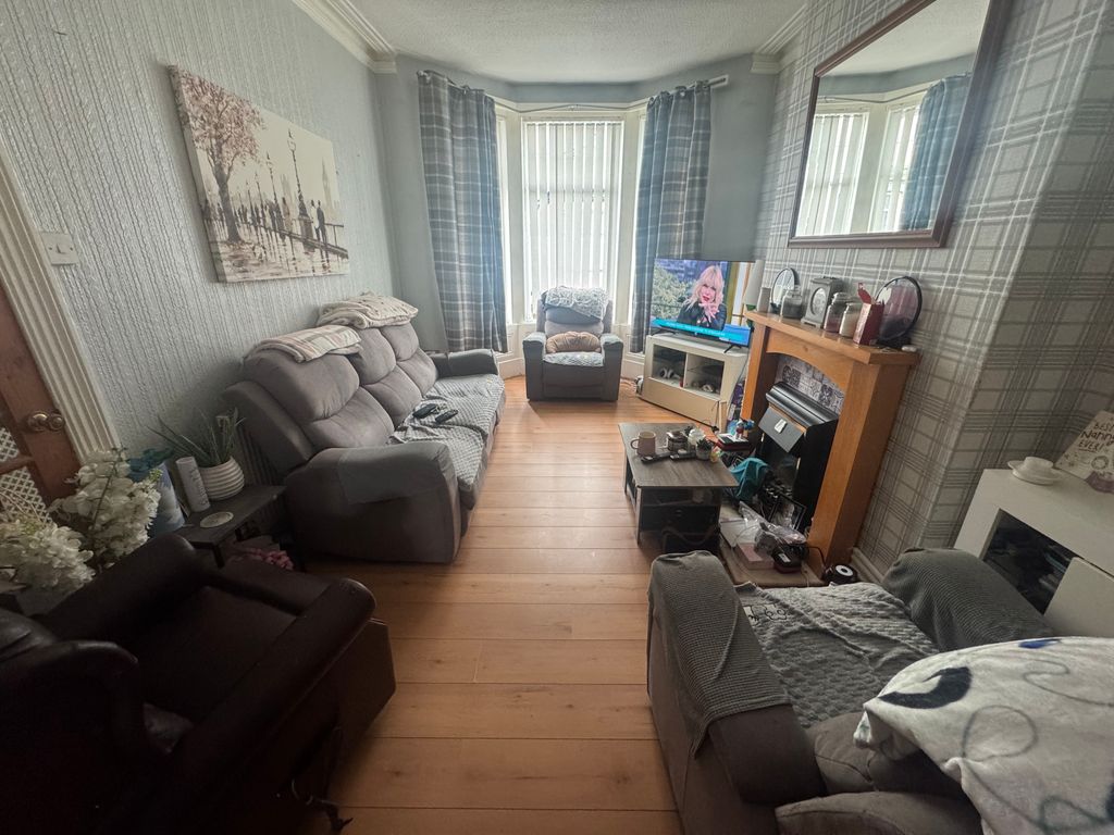 Property photo 2 of 9