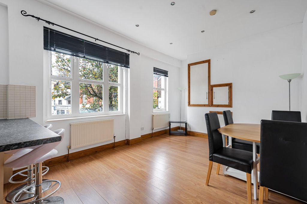 Property photo 2 of 14 Picture No. 19