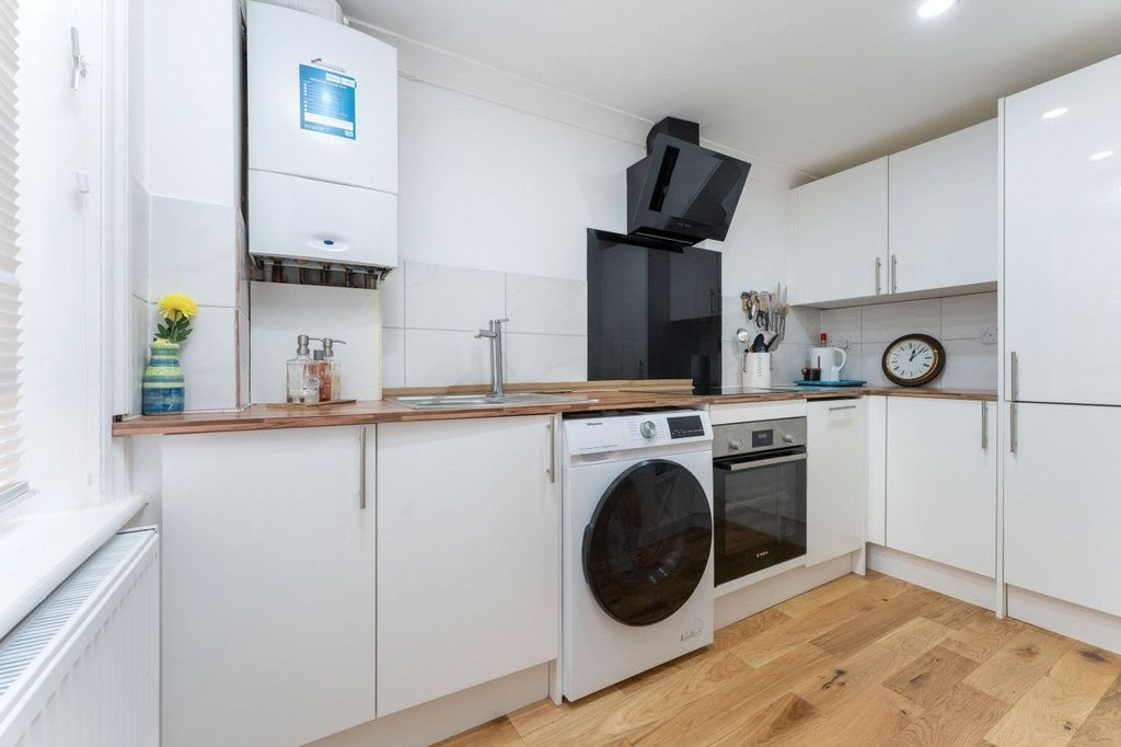 Property photo 3 of 13 Picture No. 01