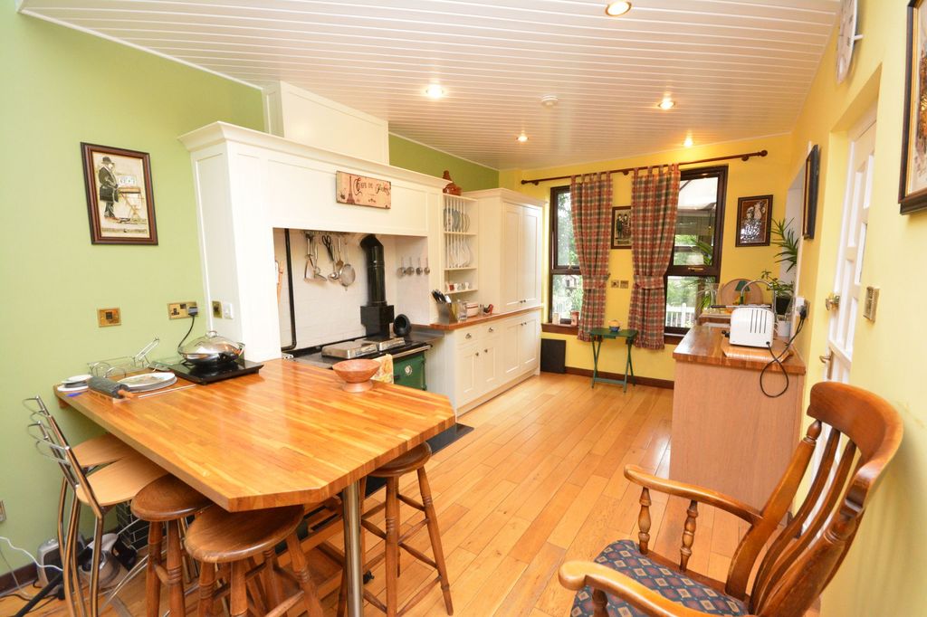 Property photo 3 of 30