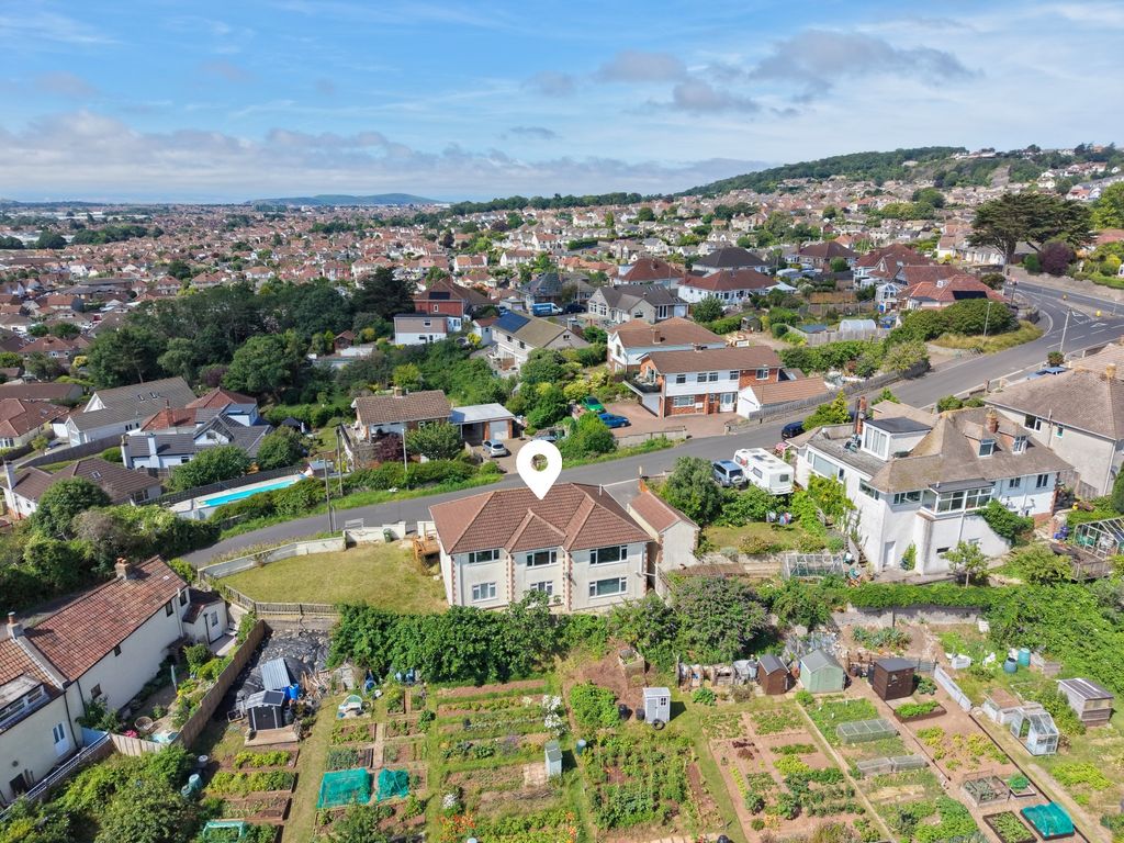 Property photo 1 of 44 4 Bed Detached House For Sale