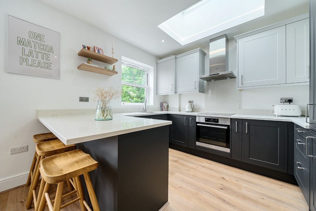 Property photo 2 of 13 4547693