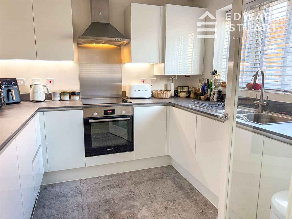 Property photo 3 of 18 Picture No. 15