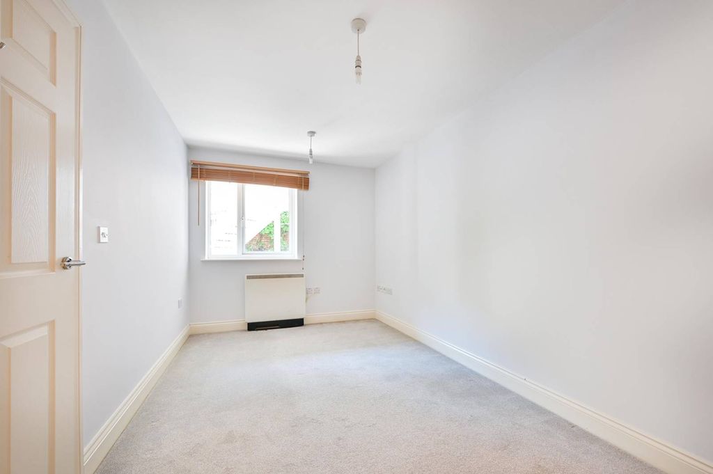 Property photo 3 of 6