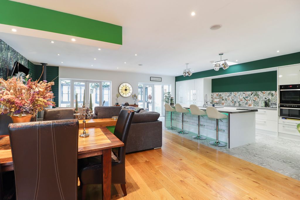 Property photo 3 of 31 Img_4513