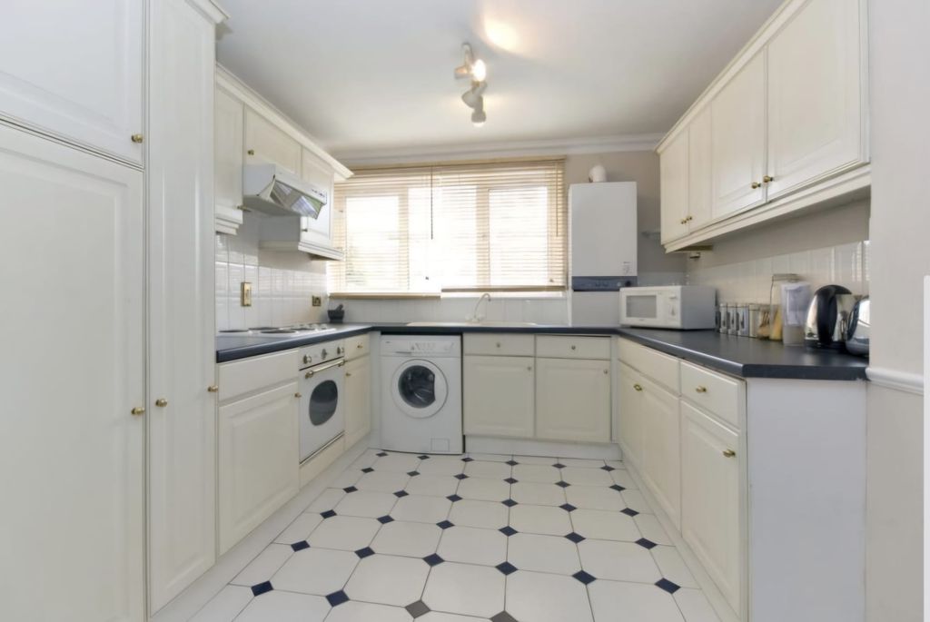 Property photo 3 of 8