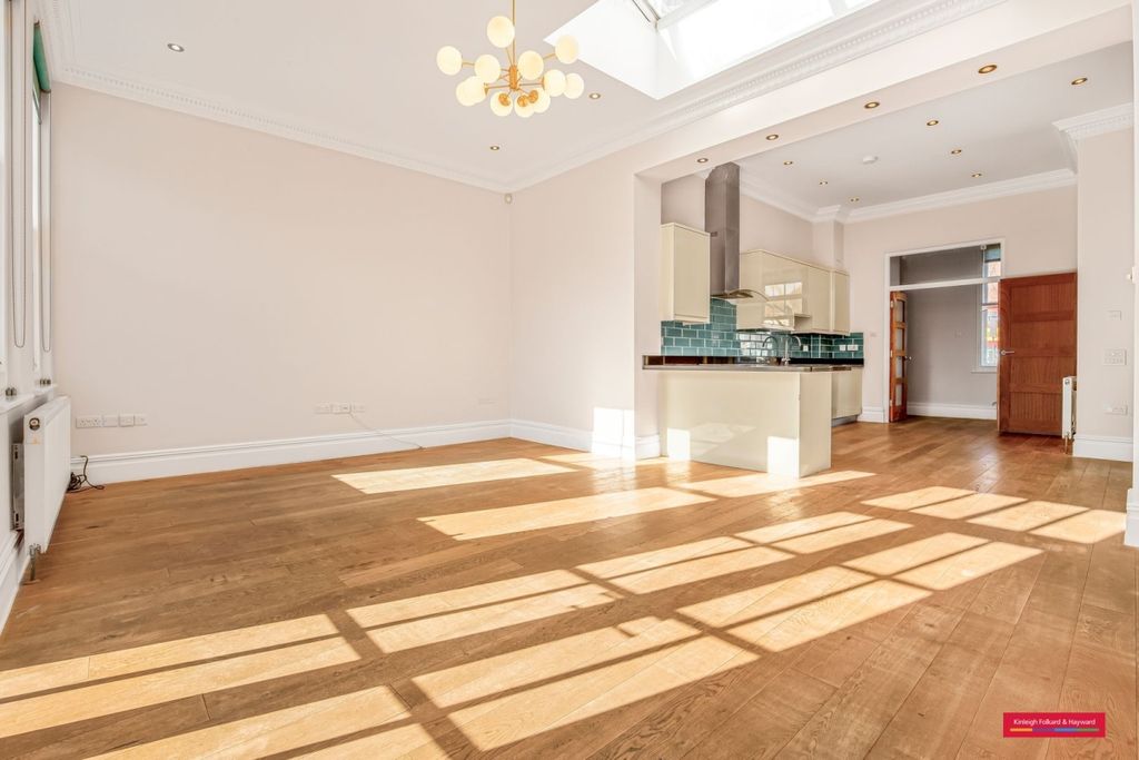 Property photo 2 of 22 Flat_2__181_Denhill_