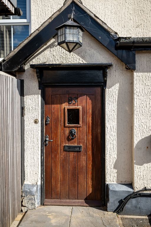 Property photo 2 of 39