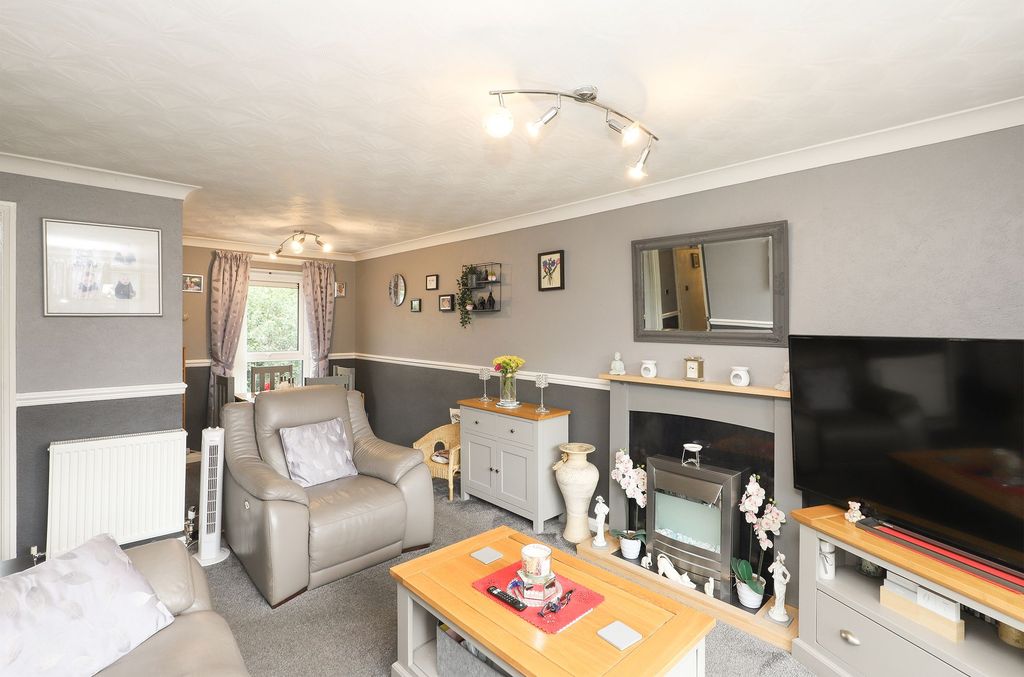 Property photo 3 of 16