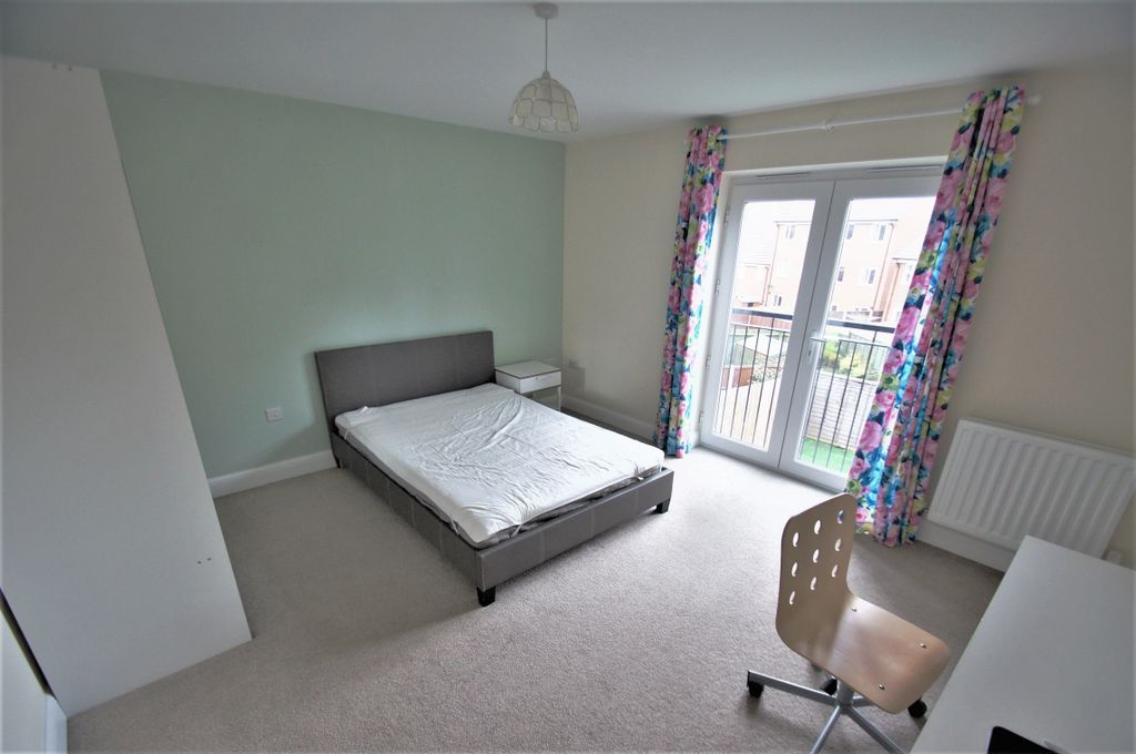 Property photo 3 of 11