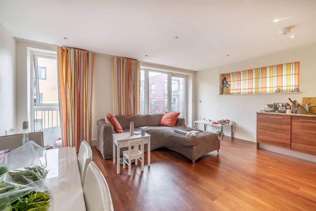 Property photo 3 of 18