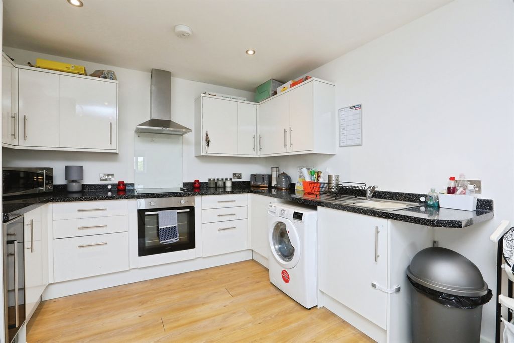 Property photo 3 of 17