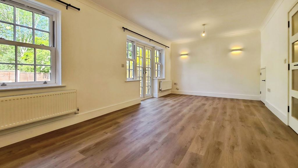 Property photo 2 of 11 Pbox-Img.Jpg