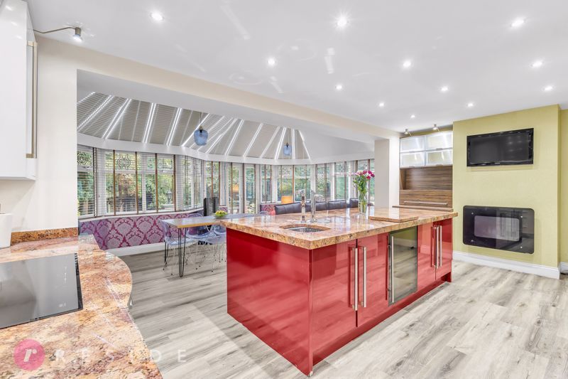 Property photo 3 of 46 Breakfast Kitchen