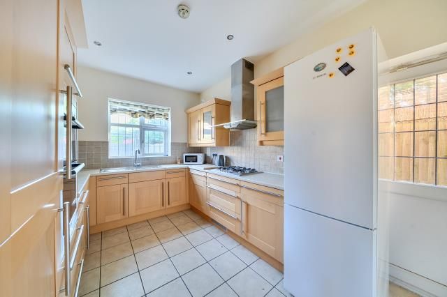 Property photo 2 of 19 Kitchen
