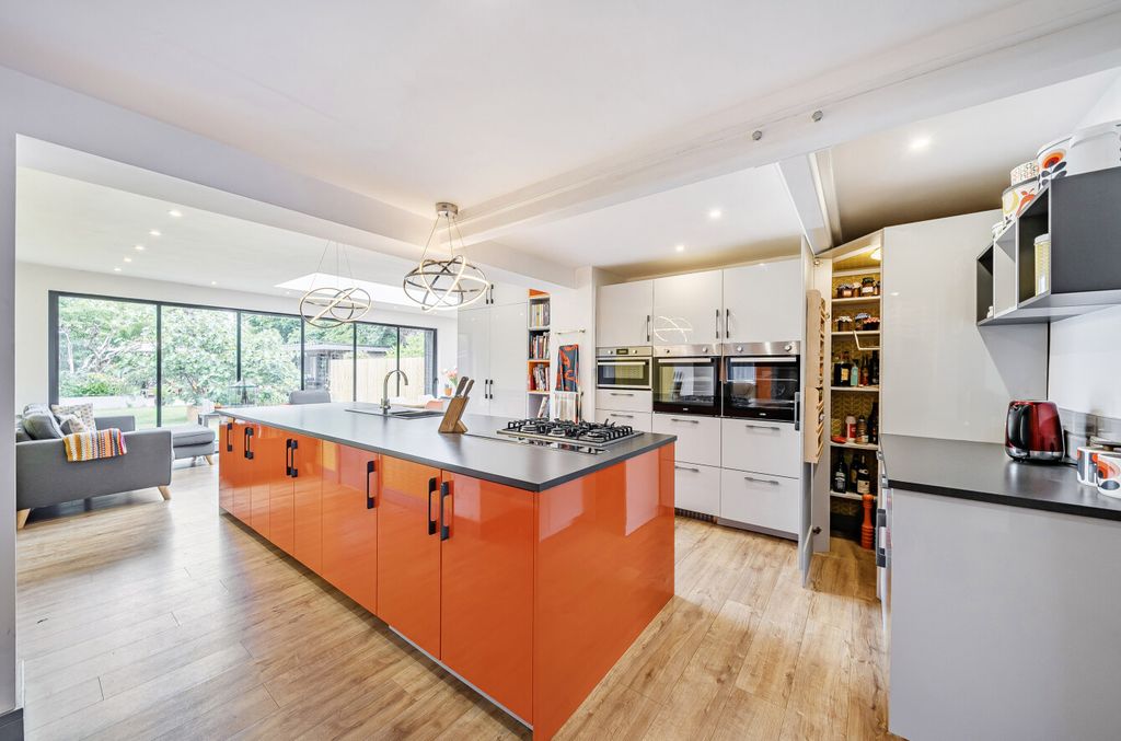 Property photo 2 of 20 Kitchen