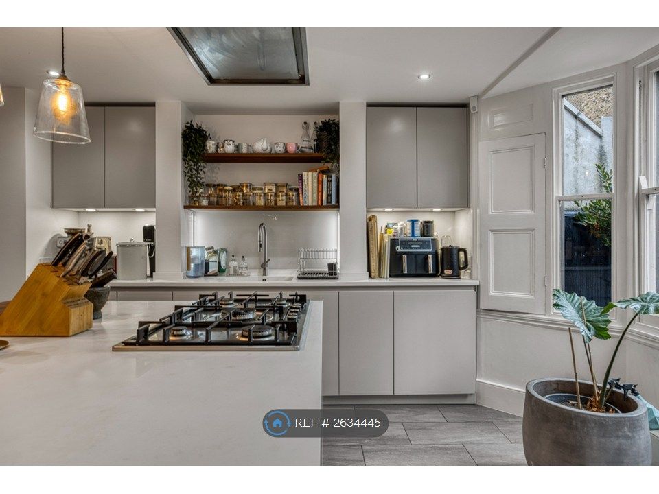 Property photo 1 of 35