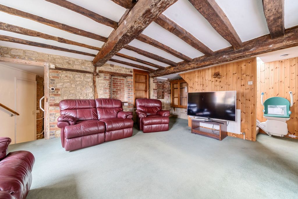 Property photo 1 of 14 Sitting Room