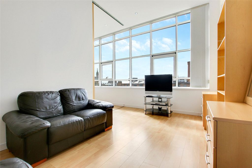 Property photo 2 of 23 Picture No. 08