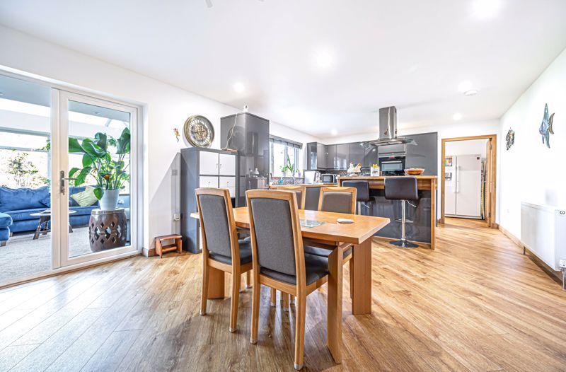 Property photo 3 of 31 Dining Kitchen
