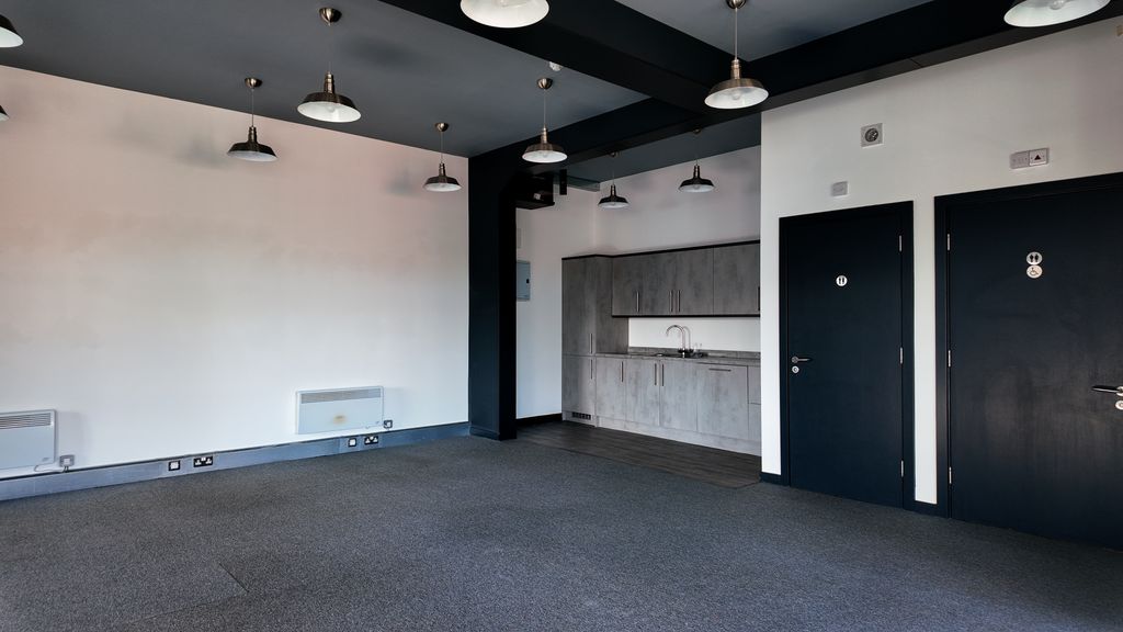 Property photo 2 of 8