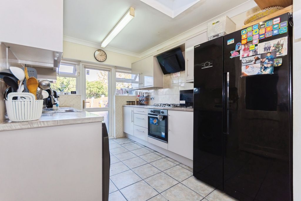 Property photo 3 of 17 Photo