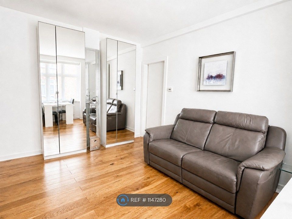 Property photo 1 of 5 Living Room