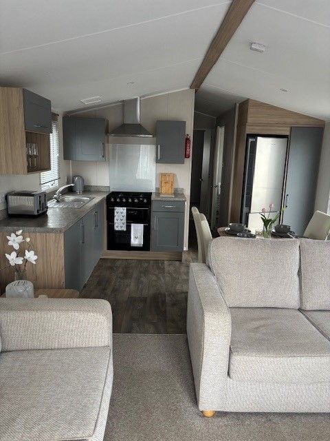 Property photo 2 of 8 Kitchen