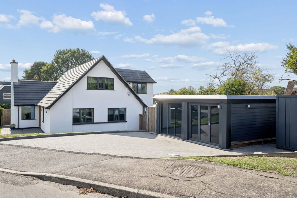 Property photo 1 of 23