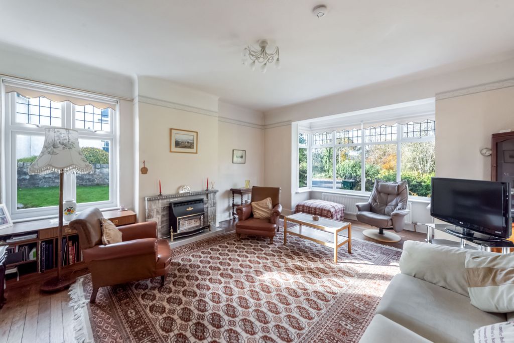 Property photo 3 of 36