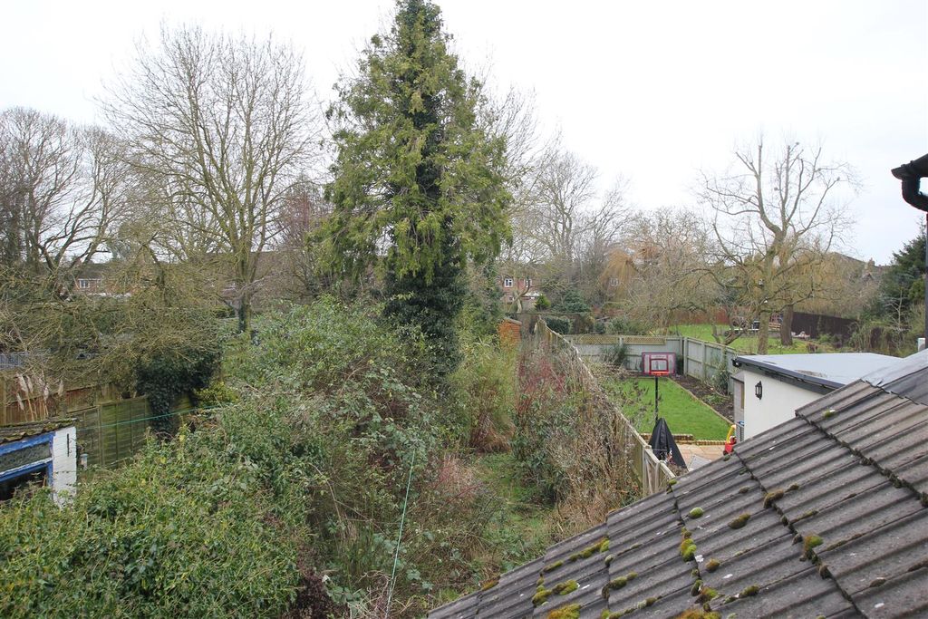 Property photo 2 of 11 Garden.Jpg