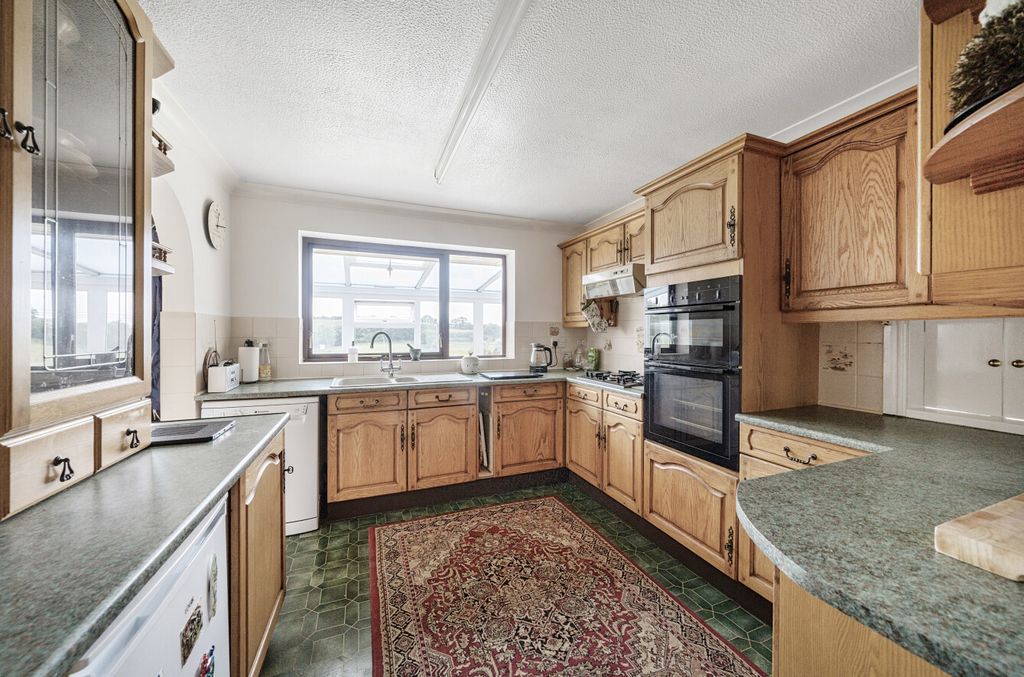 Property photo 3 of 25 1306695-22-68496c...