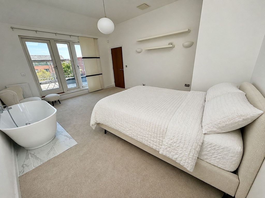 Property photo 3 of 25 Bedroom 1