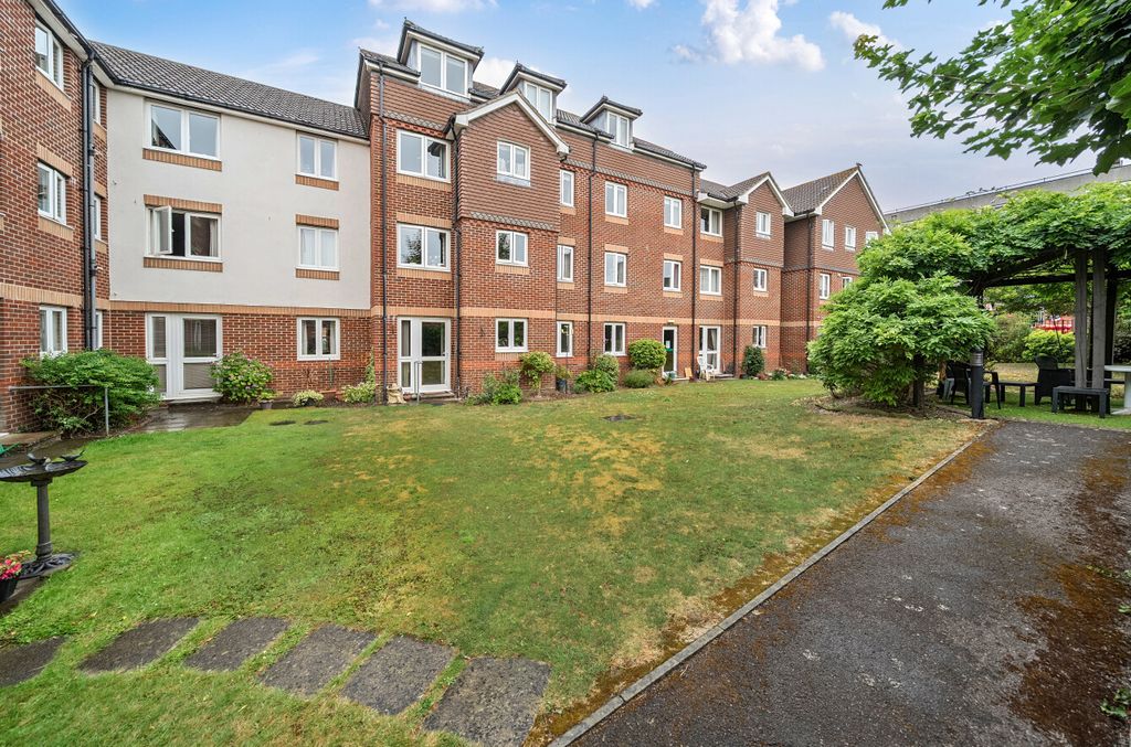 Property photo 1 of 10 1332226-8-68890Ec...