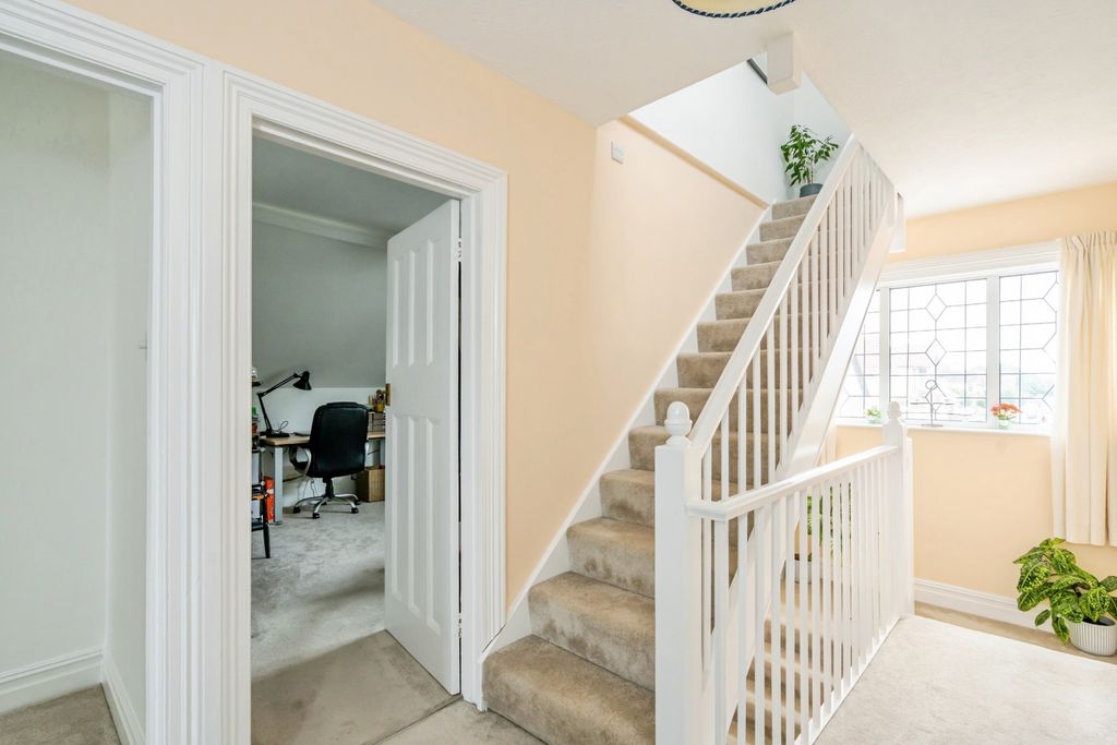 Property photo 2 of 19 Pbox-Img.Jpg