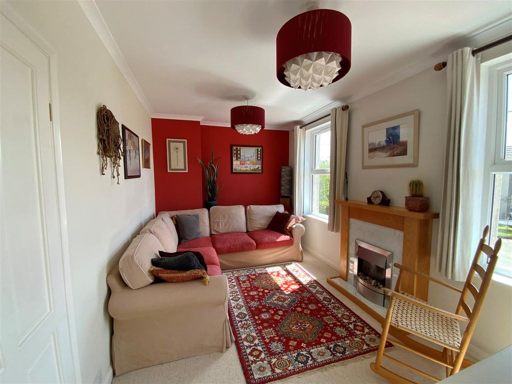Property photo 2 of 13 Lounge.Jpg