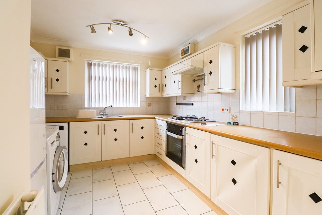 Property photo 2 of 12 4180514